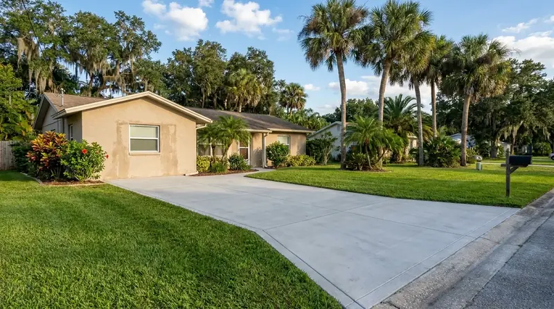 Concrete driveway in Port Orange, FL